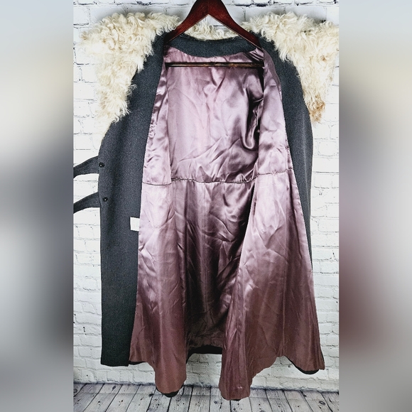 VINTAGE | union made fur collar long trench lined coat - Picture 6 of 11